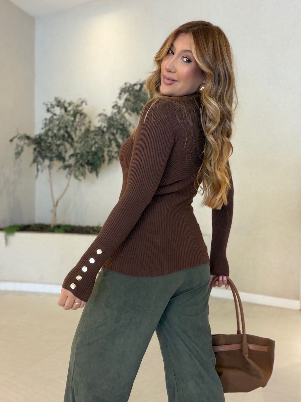 TRICOT FLAVIANA BOTÕES MARROM