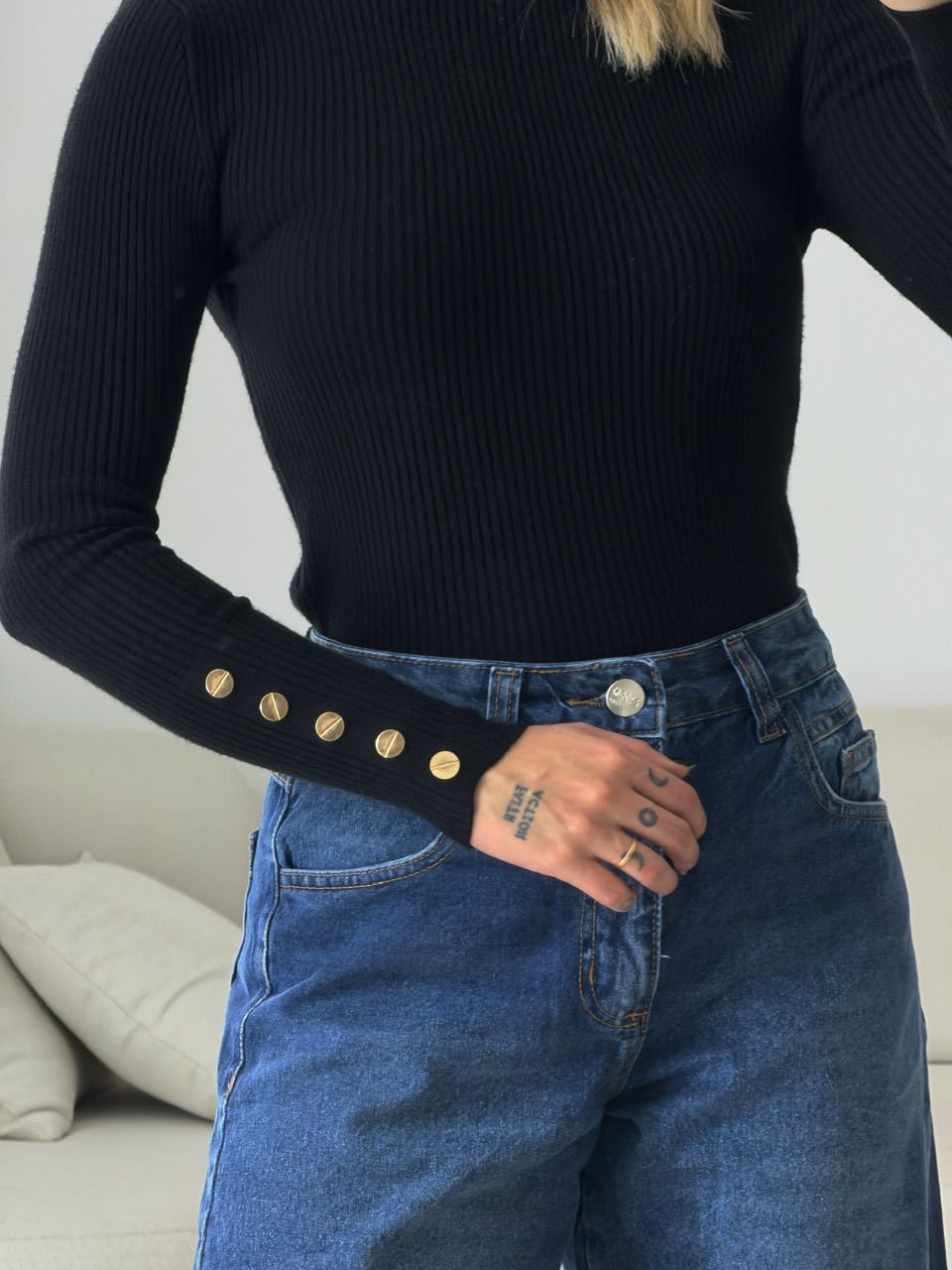 TRICOT FLAVIANA BOTÕES PRETO