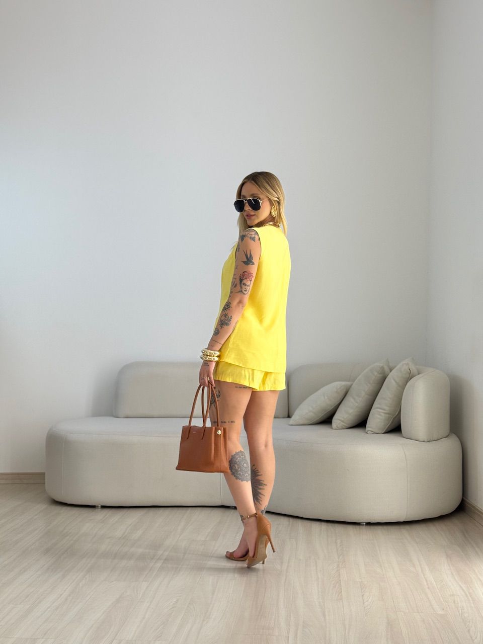 CONJUNTO NANY COLETE SHORT AMARELO