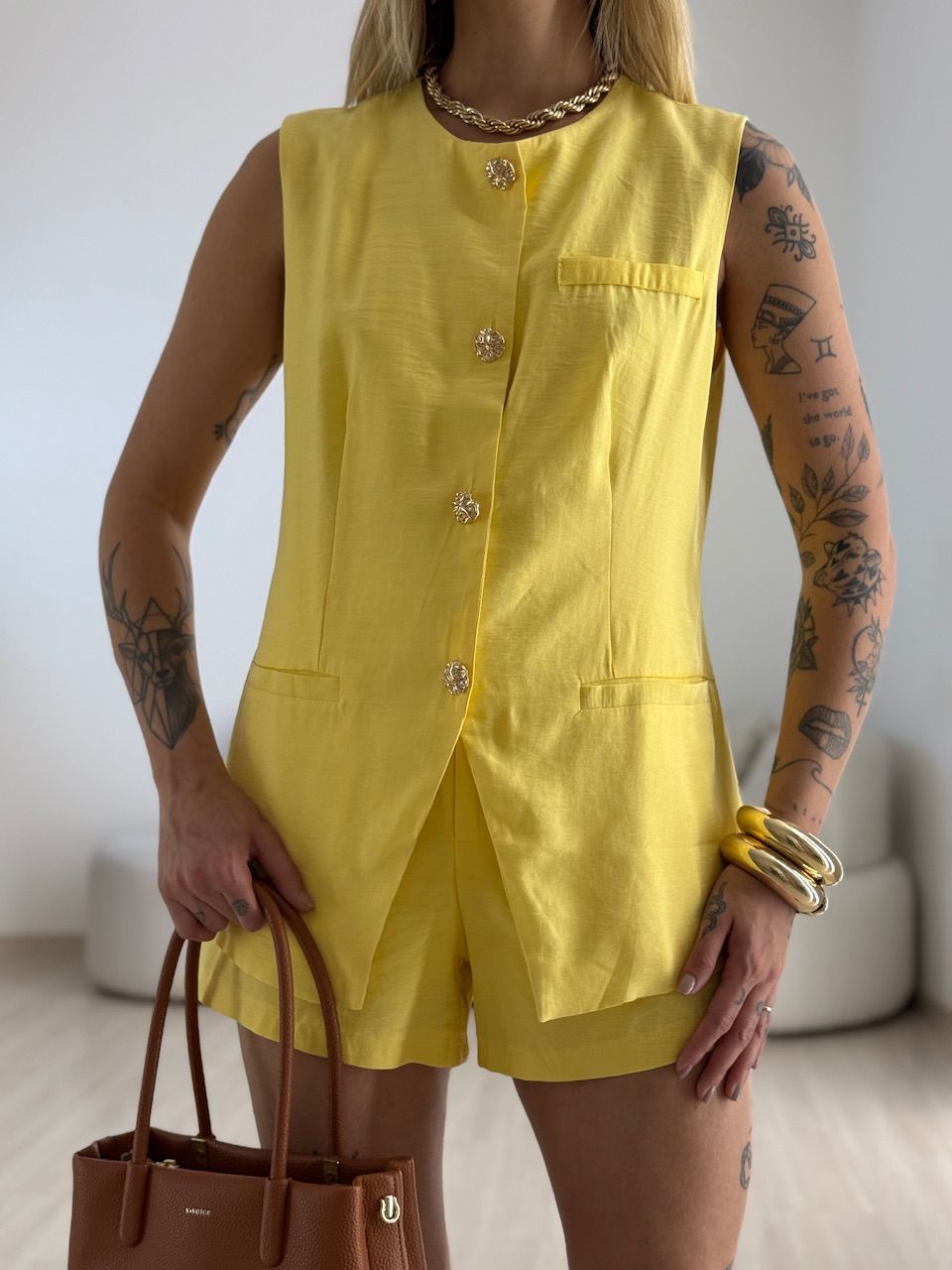 CONJUNTO NANY COLETE SHORT AMARELO