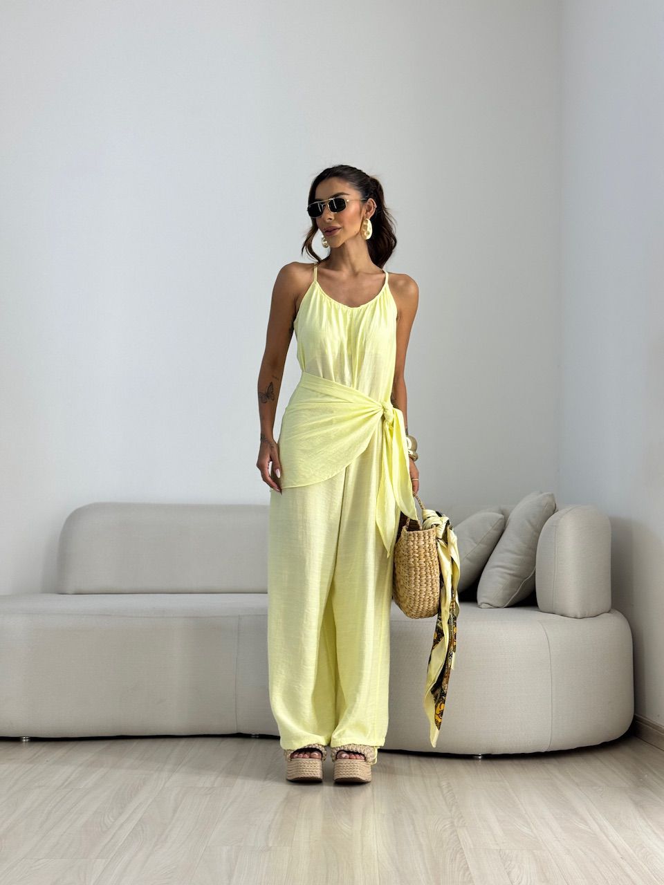 MACACÃO FRAN LENÇO AMARELO