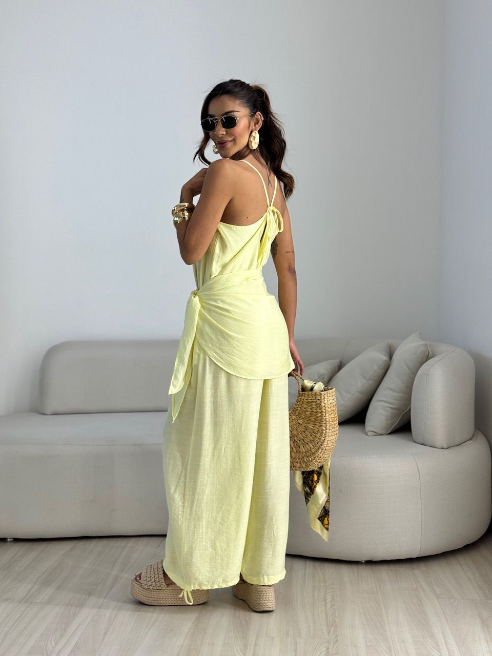 MACACÃO FRAN LENÇO AMARELO