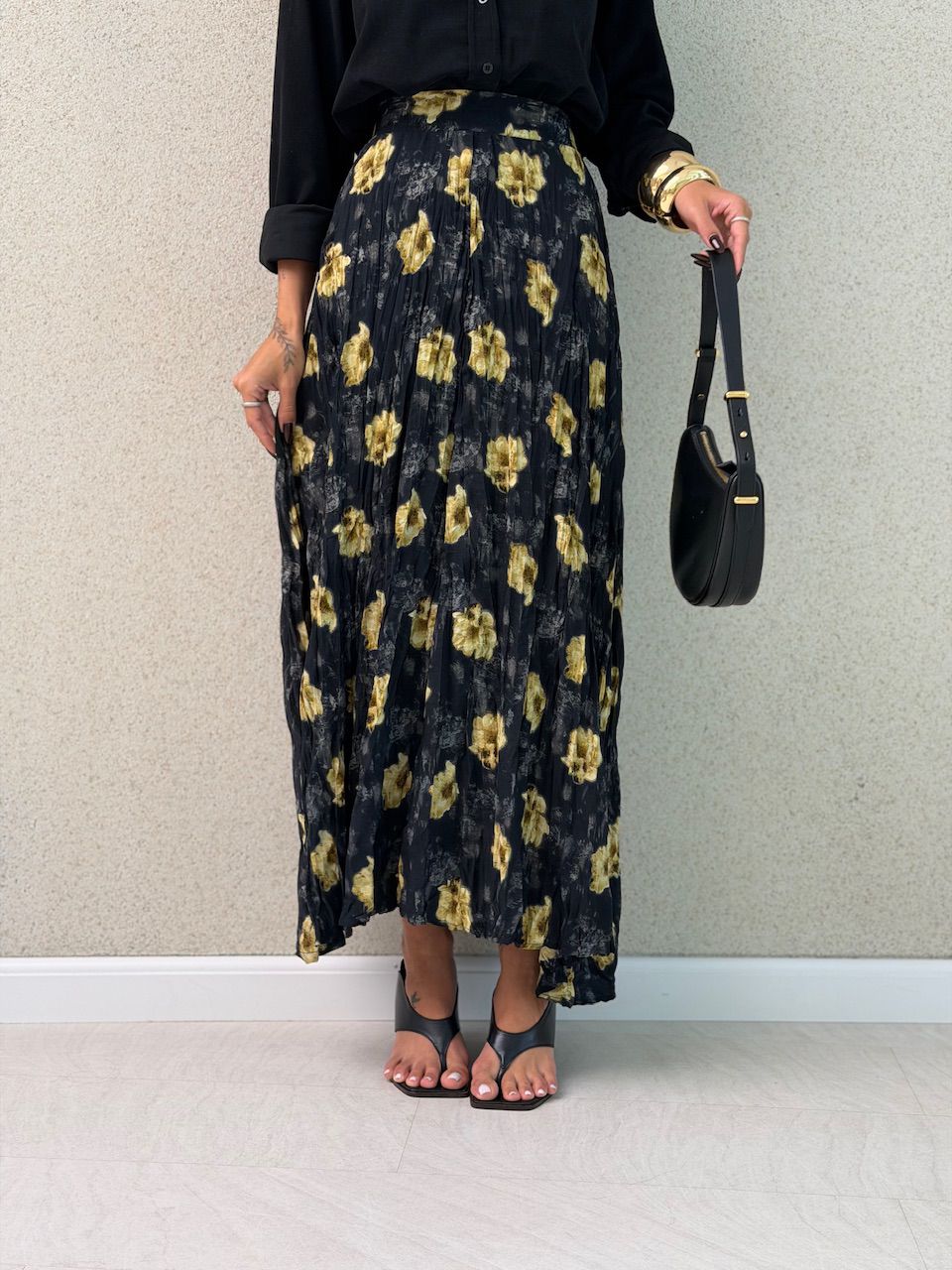 SAIA NAILA ESTAMPADA PRETA - 0073810033 - CAROLLA FERRARO