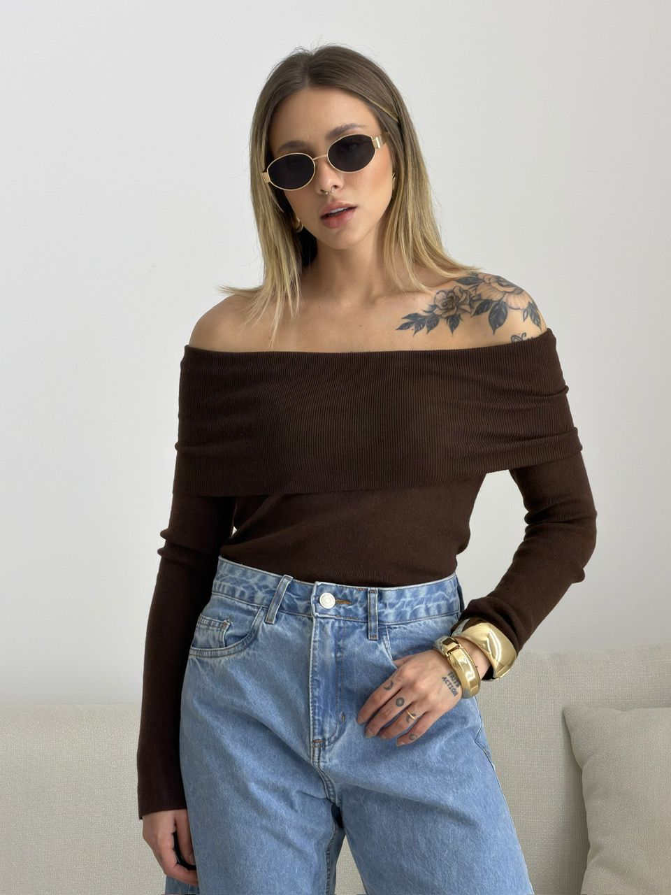 BLUSA ANA VITÓRIA OMBRO A OMBRO CAFÉ - 0076190160 - CAROLLA FERRARO