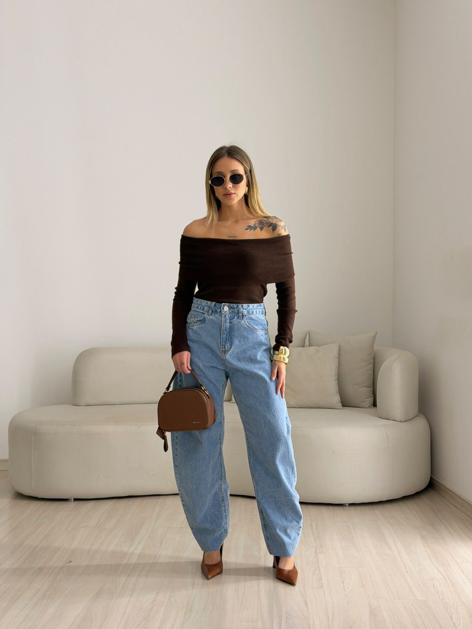 BLUSA ANA VITÓRIA OMBRO A OMBRO CAFÉ