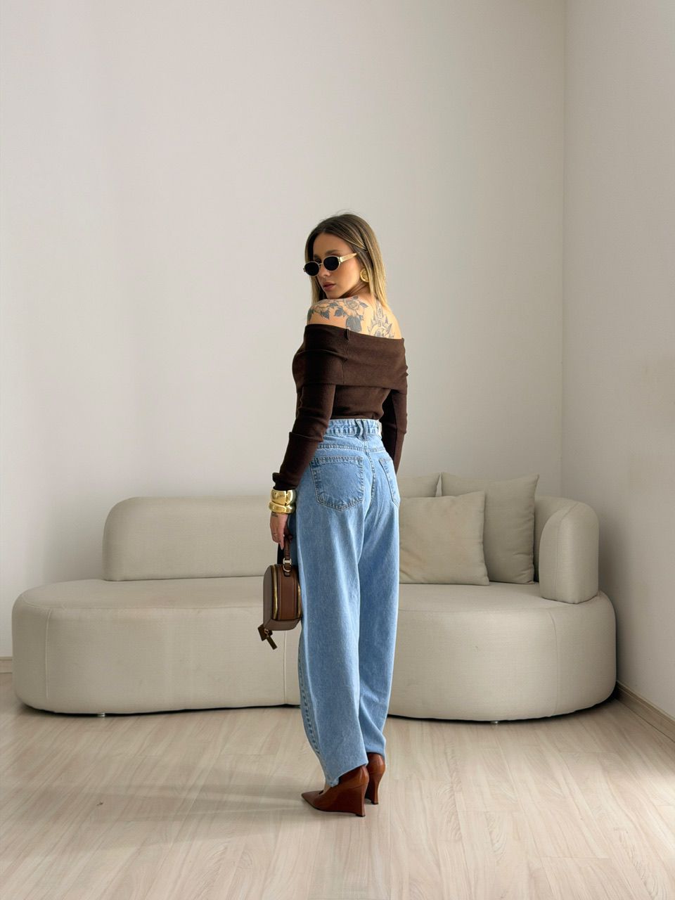 BLUSA ANA VITÓRIA OMBRO A OMBRO CAFÉ