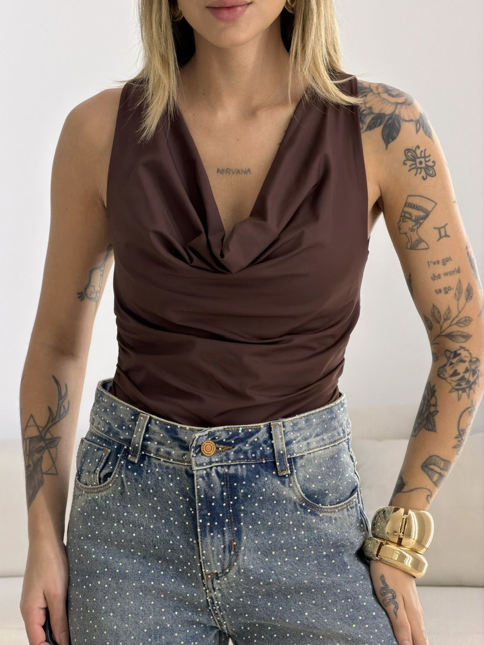 BLUSA BRENDA CAVADA MARROM