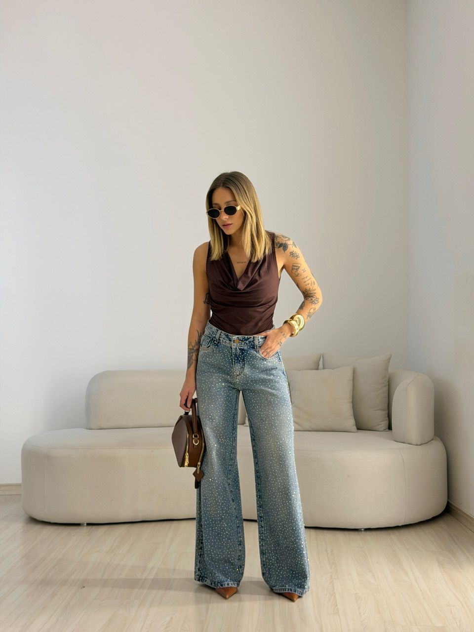 BLUSA BRENDA CAVADA MARROM