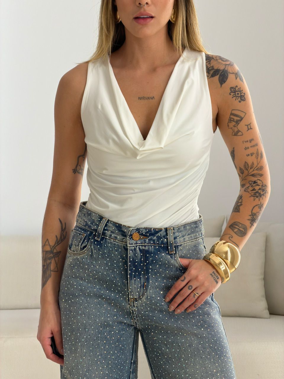 BLUSA BRENDA CAVADA OFF