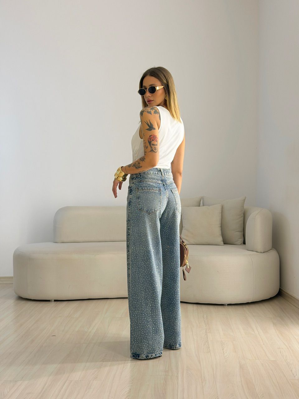 CALÇA YARA APLICAÇÕES JEANS CLARO