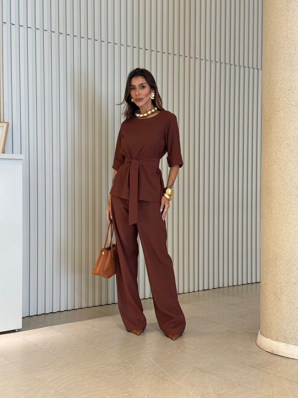 CONJUNTO ISABELA BLUSA CALÇA MARROM - 0076170054 - CAROLLA FERRARO