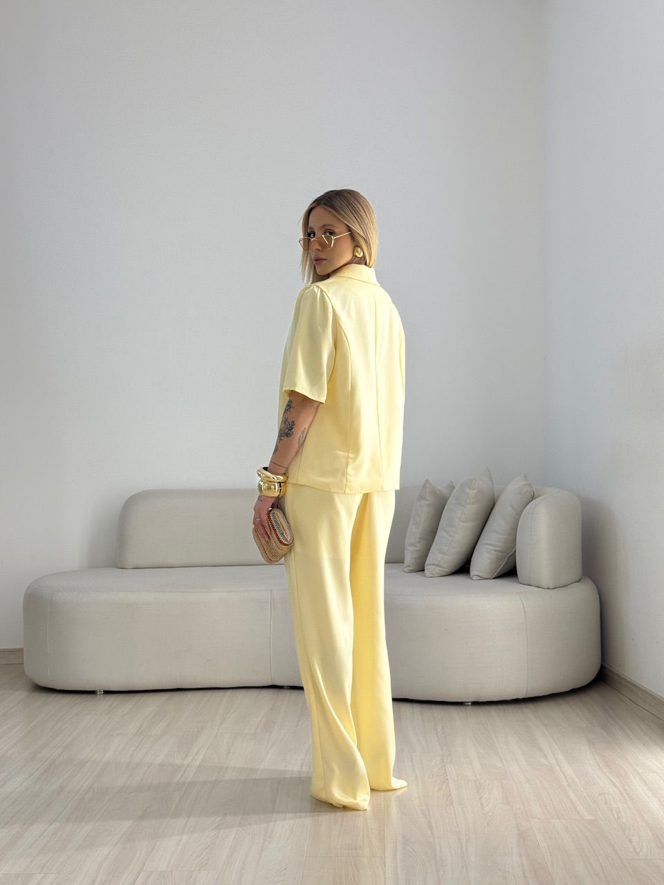 CONJUNTO MILA ACETINADO YELLOW BUTTER