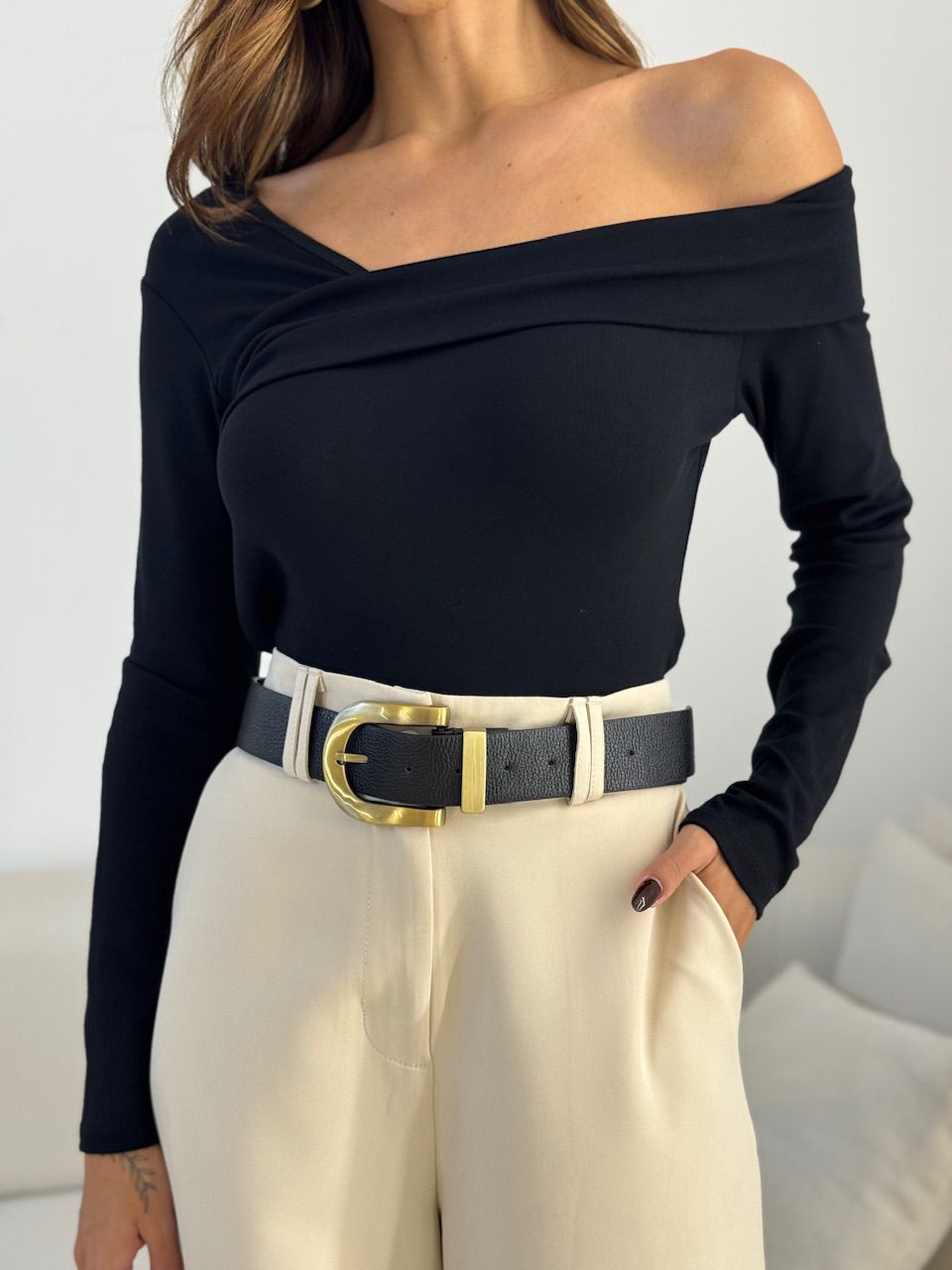 BLUSA BIANCA MANGA LONGA PRETA