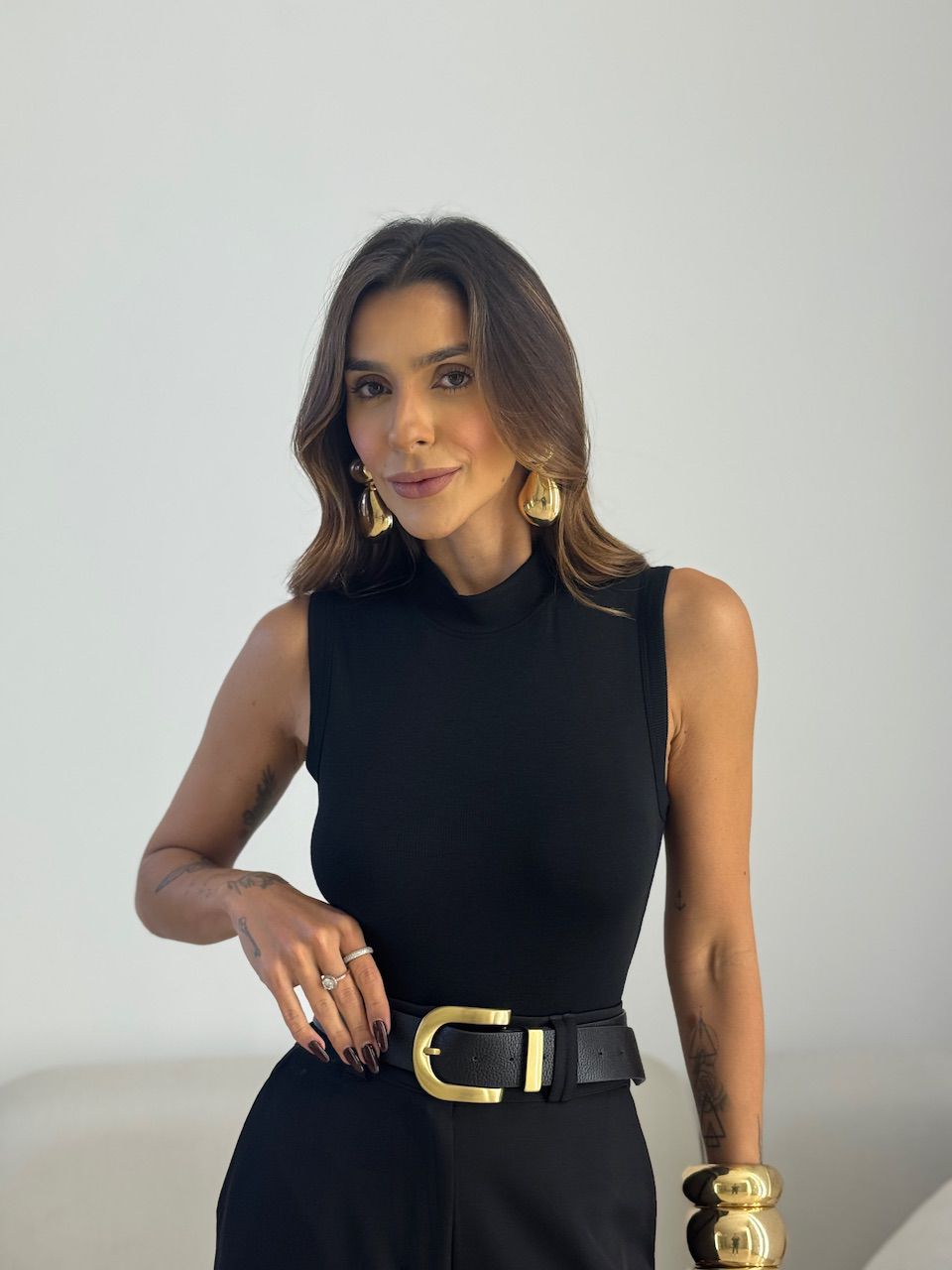 BLUSA FÁTIMA CAVADA PRETA - 0073970033 - CAROLLA FERRARO