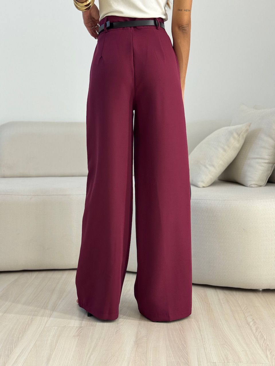 CALÇA ELIANA CINTO VINHO