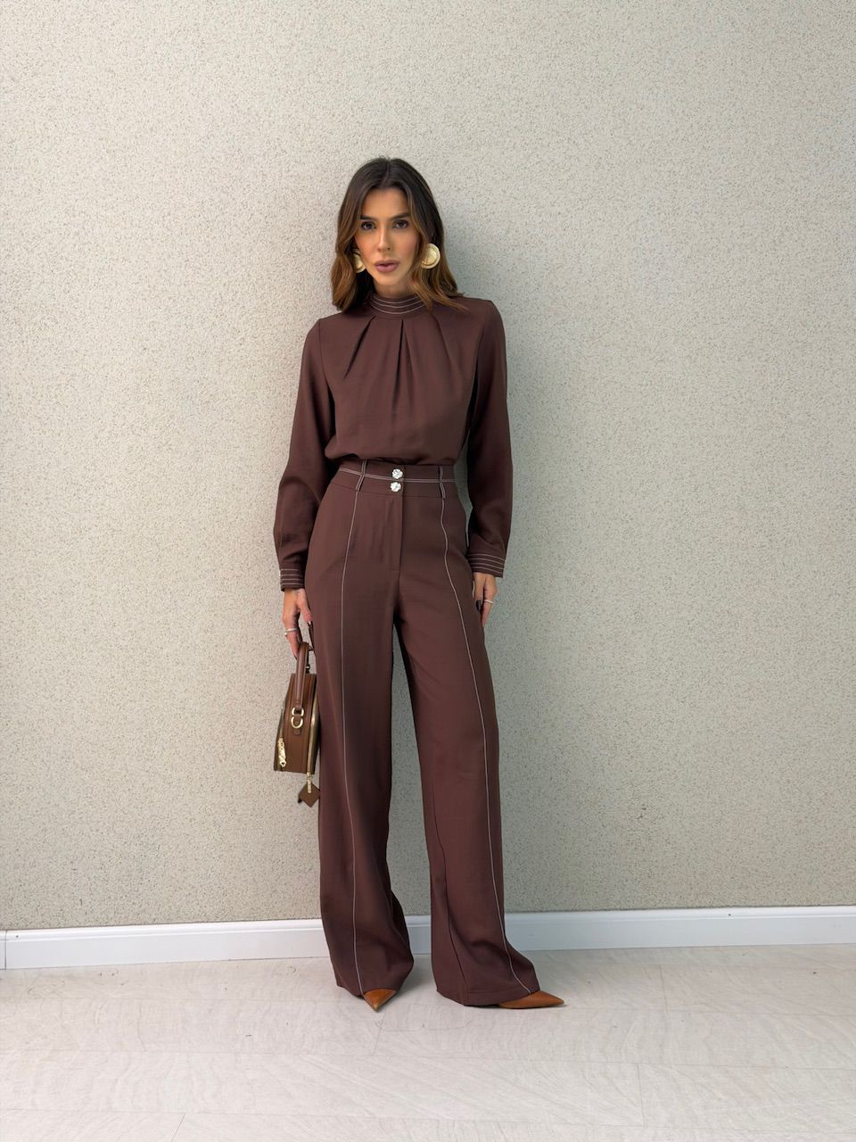 CONJUNTO EVA CAMISA CALÇA CAFÉ - 0073940160 - CAROLLA FERRARO