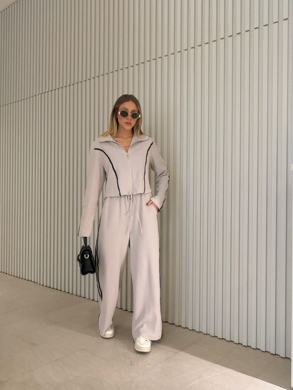 CONJUNTO VERONICA LISTRAS CINZA