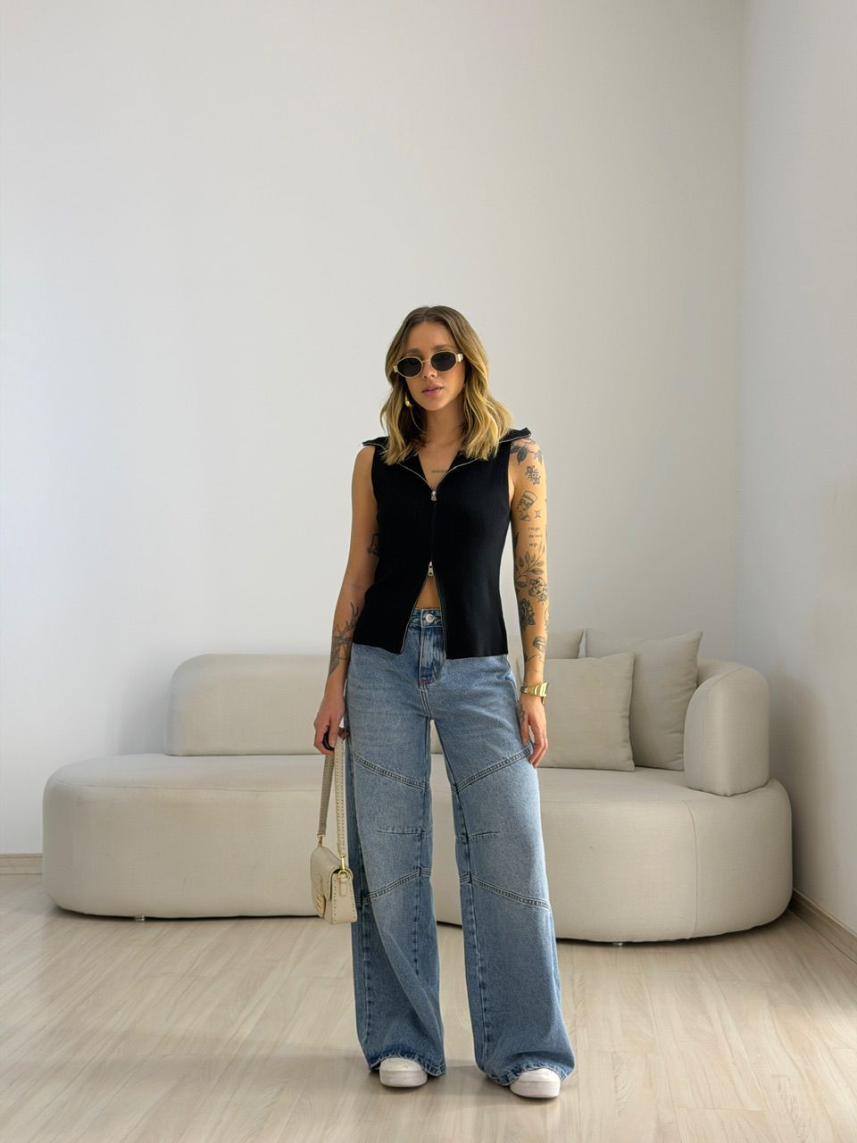 BLUSA BIA ZÍPER PRETA