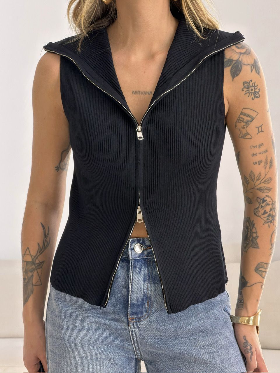 BLUSA BIA ZÍPER PRETA