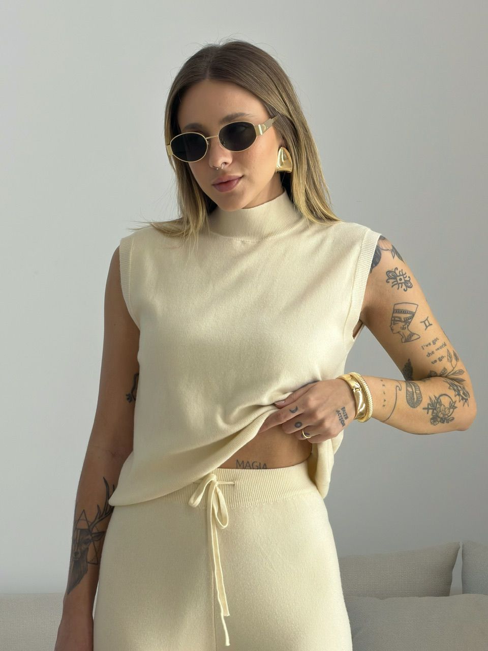 CONJUNTO LAUANY BLUSA CALÇA MARFIM