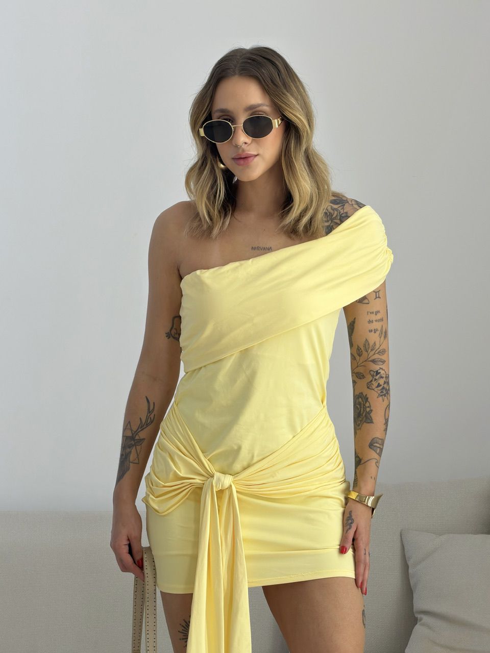 VESTIDO FLORA FAIXA AMARELO