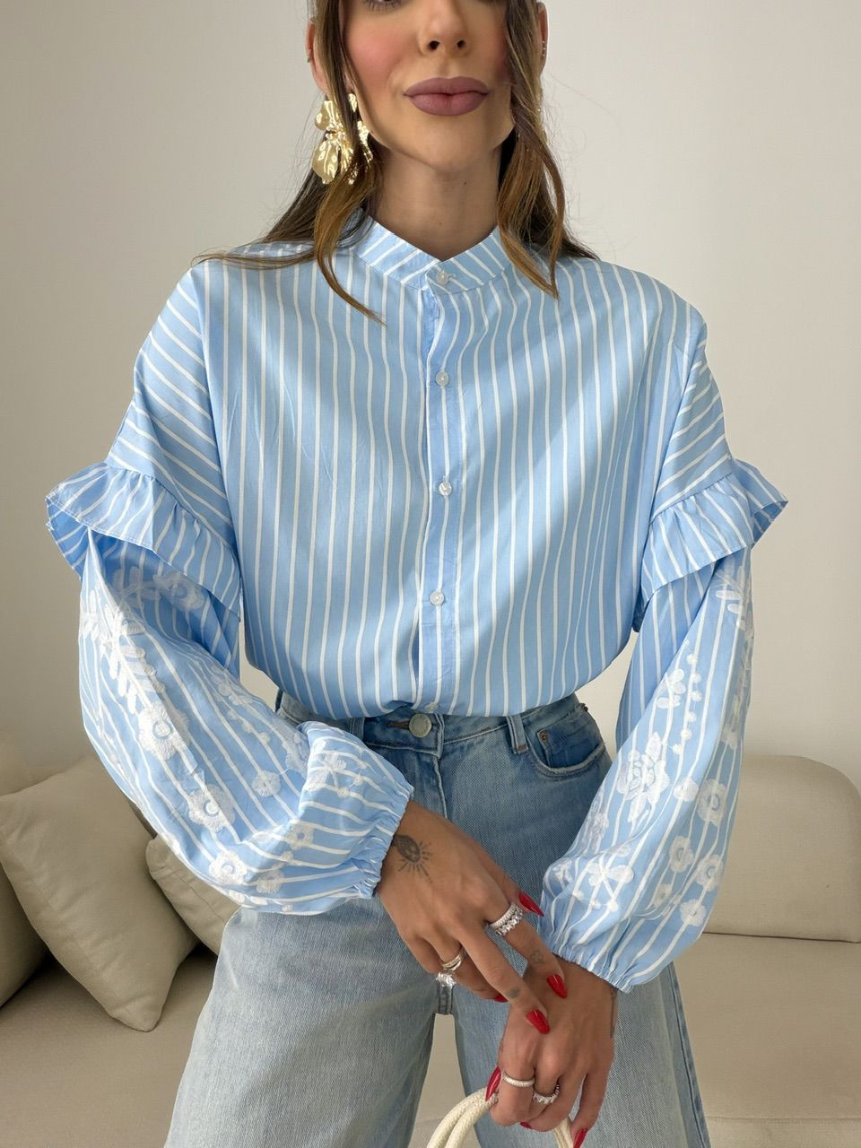 CAMISA BETTY BORDADA LISTRAS AZUL