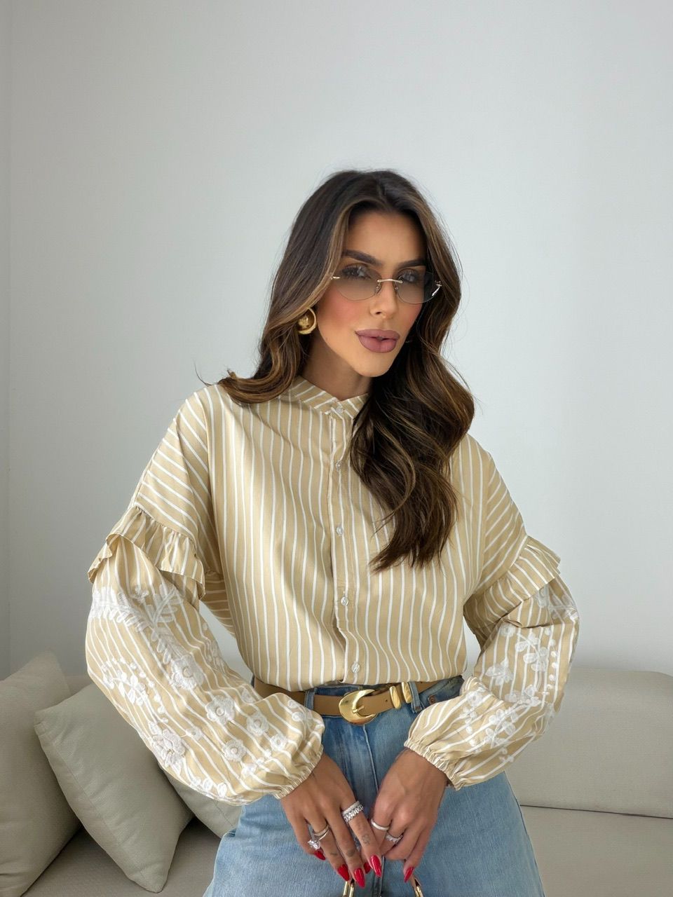 CAMISA BETTY BORDADA LISTRAS NUDE