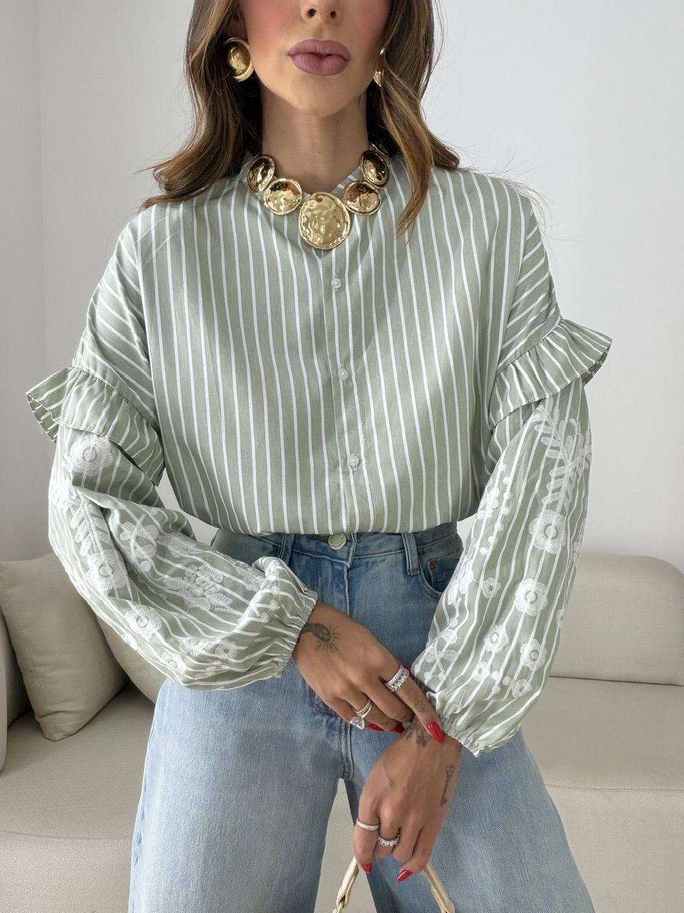CAMISA BETTY BORDADA LISTRAS VERDE