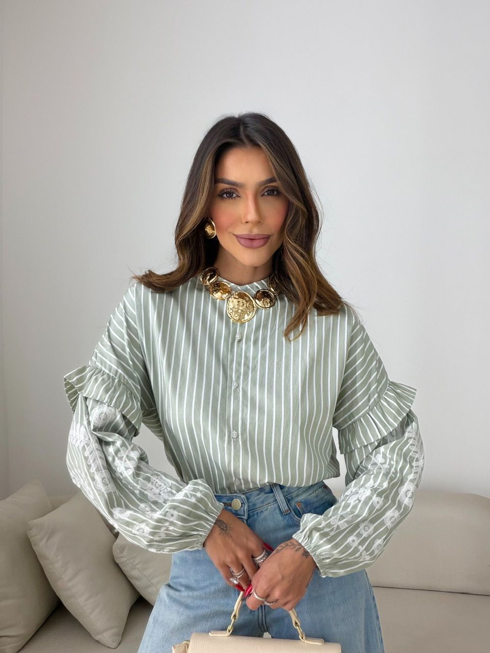 CAMISA BETTY BORDADA LISTRAS VERDE