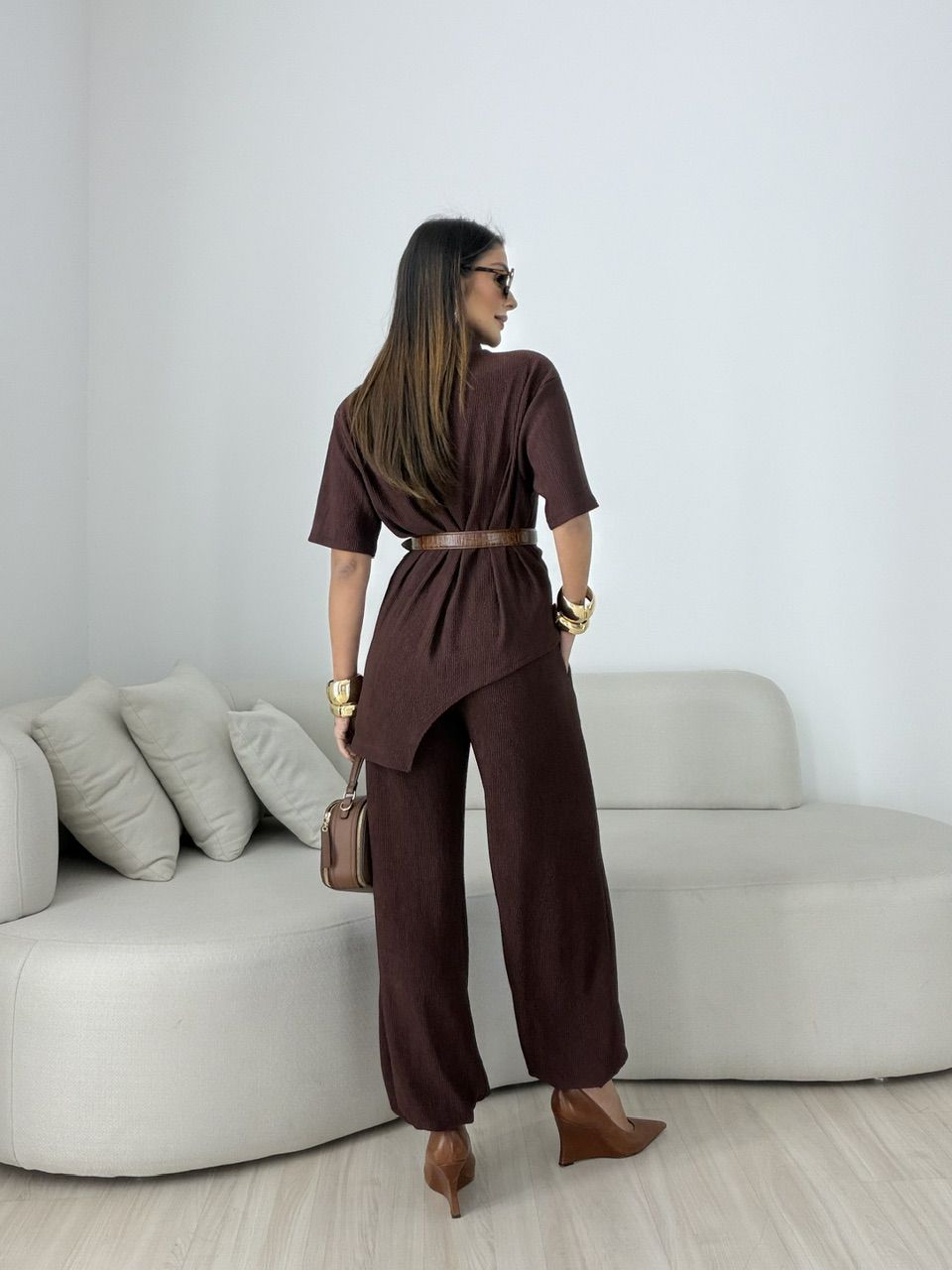 CONJUNTO ZOE ASSIMÉTRICO MARROM