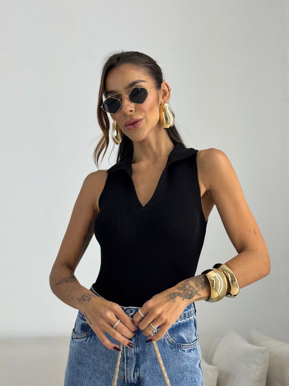 BLUSA GABRIELA GOLA PRETA - 0072190033 - CAROLLA FERRARO