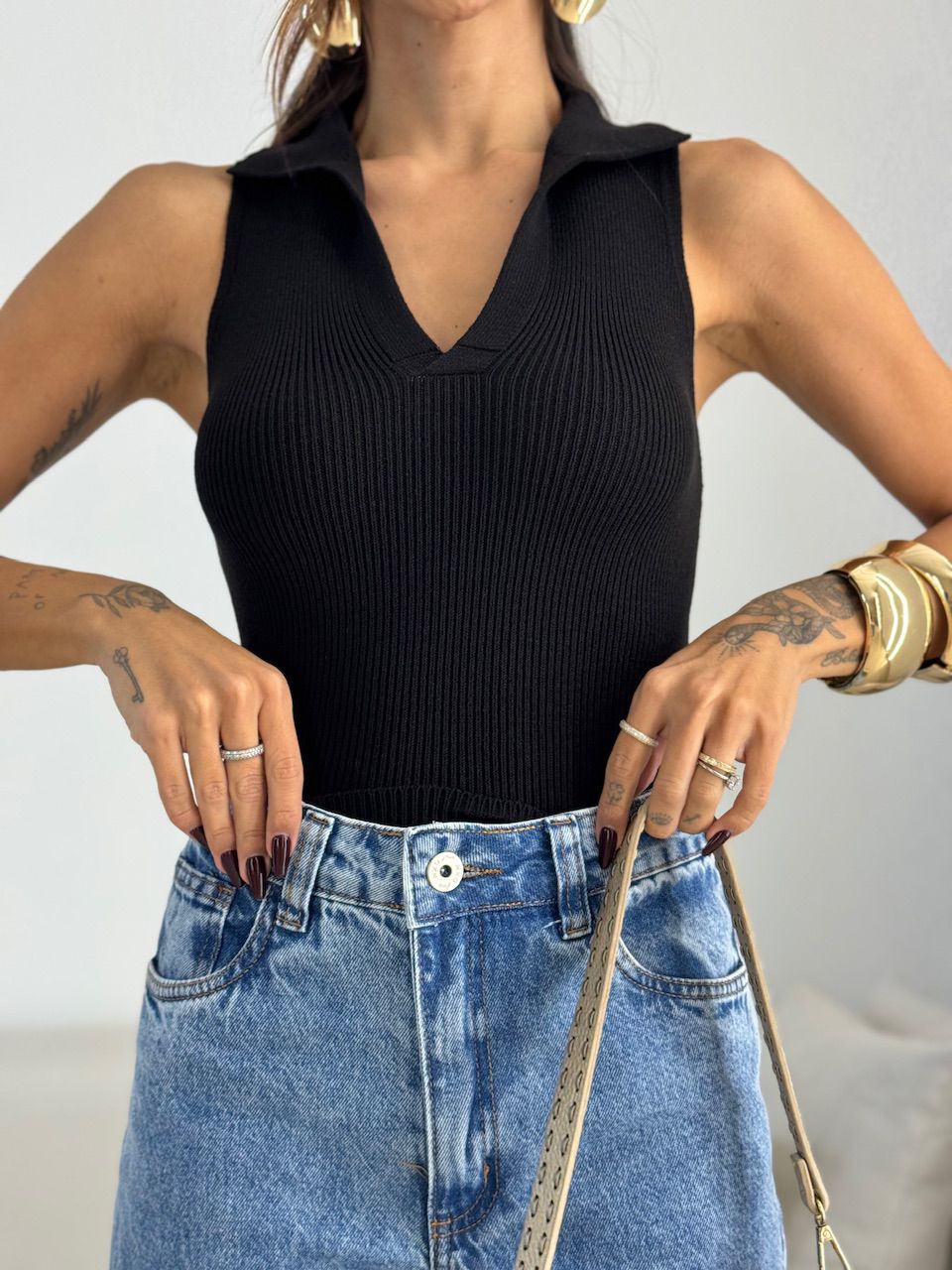 BLUSA GABRIELA GOLA PRETA