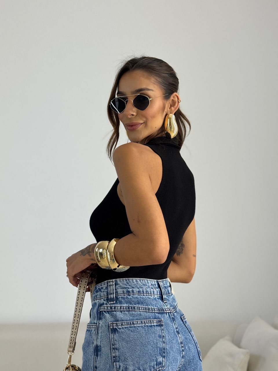 BLUSA GABRIELA GOLA PRETA