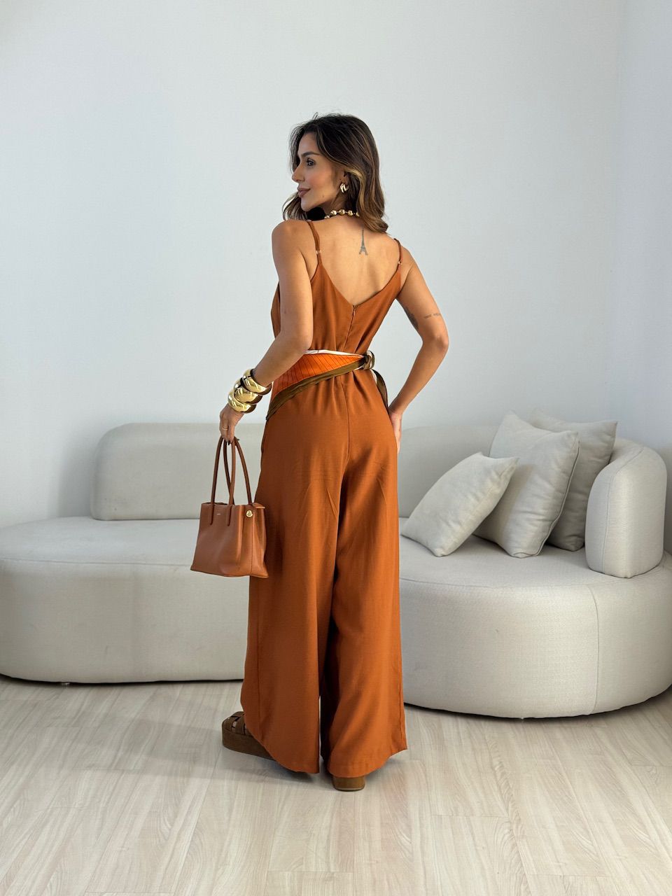 MACACÃO ANITA ALÇA CARAMELO