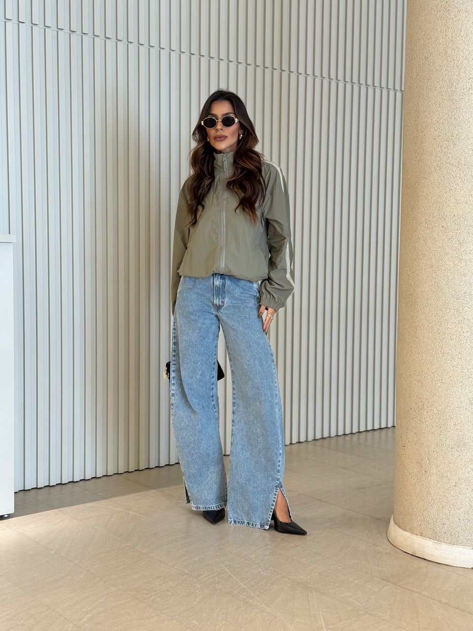 CORTA-VENTO LÍVIA LISTRAS CAQUI