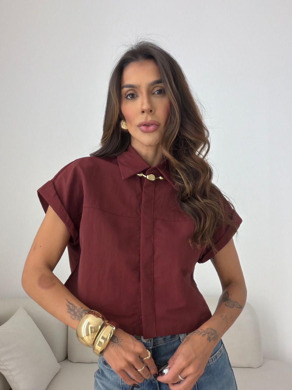 CROPPED CORA BOTÕES VINHO