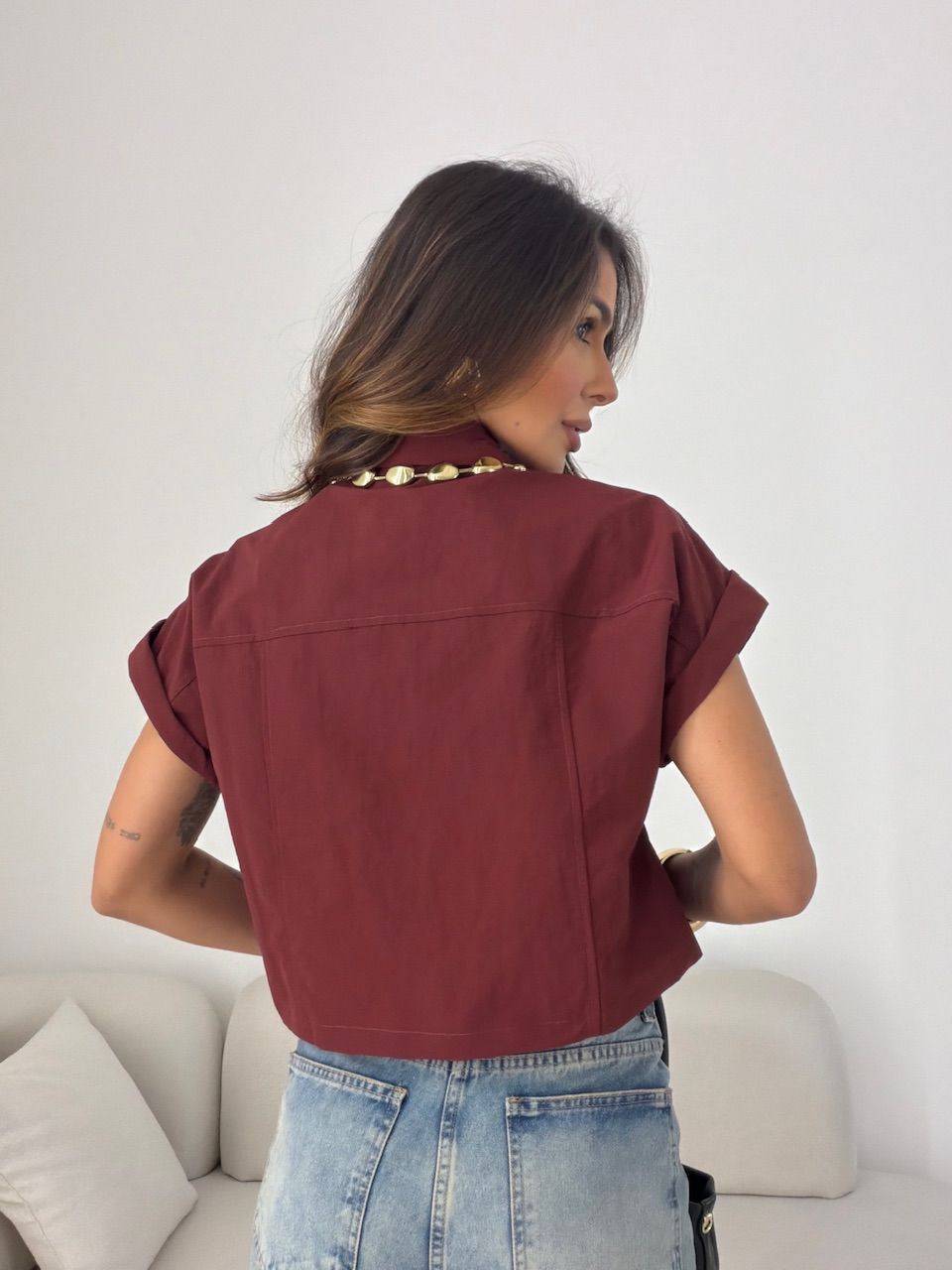 CROPPED CORA BOTÕES VINHO