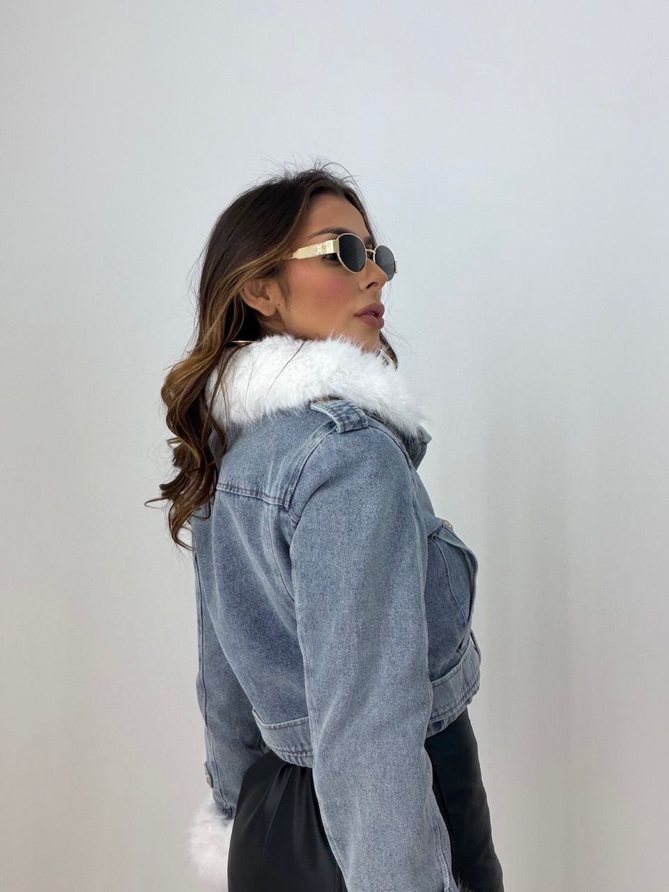 JAQUETA GIOVANA PELINHOS JEANS ESCURO