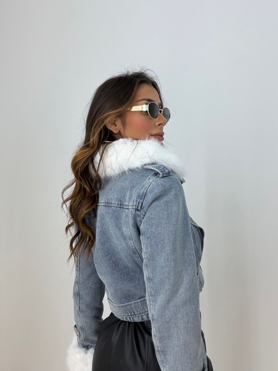 JAQUETA GIOVANA PELINHOS JEANS ESCURO