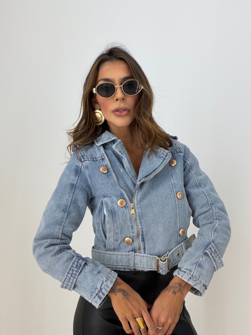 JAQUETA GIOVANA PELINHOS JEANS MÉDIO