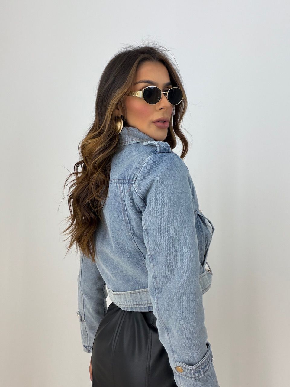 JAQUETA GIOVANA PELINHOS JEANS MÉDIO