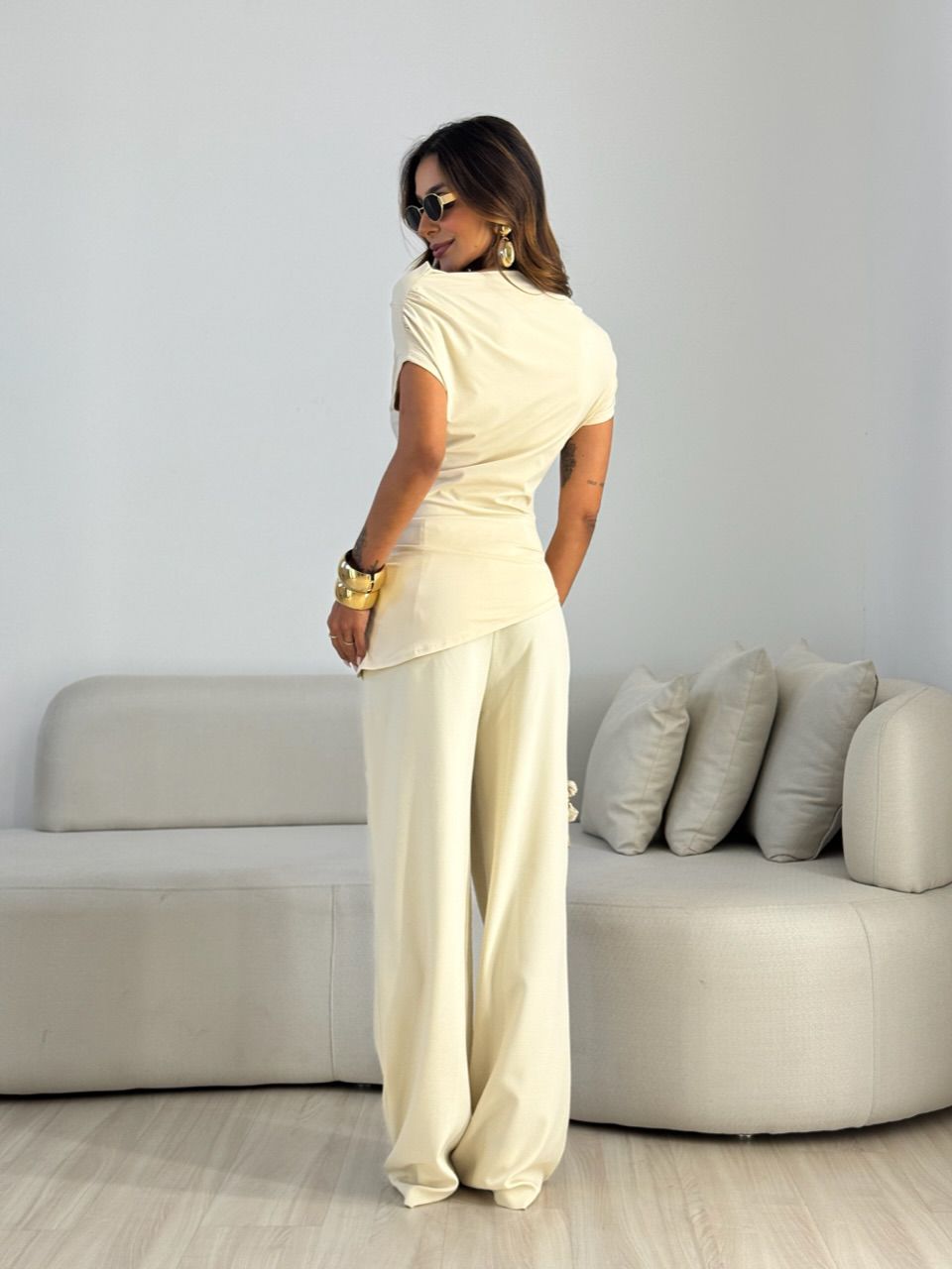 BLUSA ANA PAULA ASSIMÉTRICA AREIA