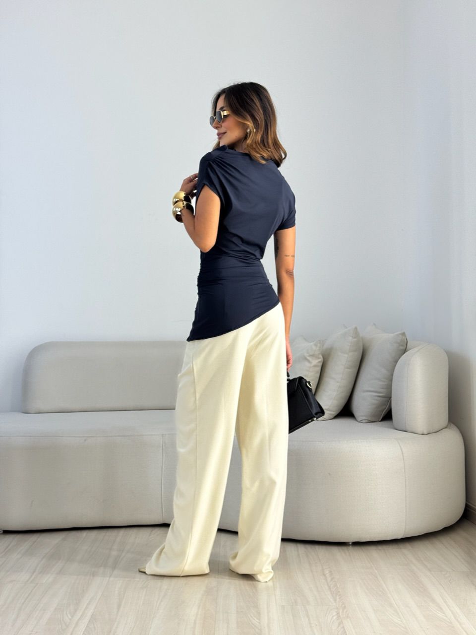 BLUSA ANA PAULA ASSIMÉTRICA PRETA