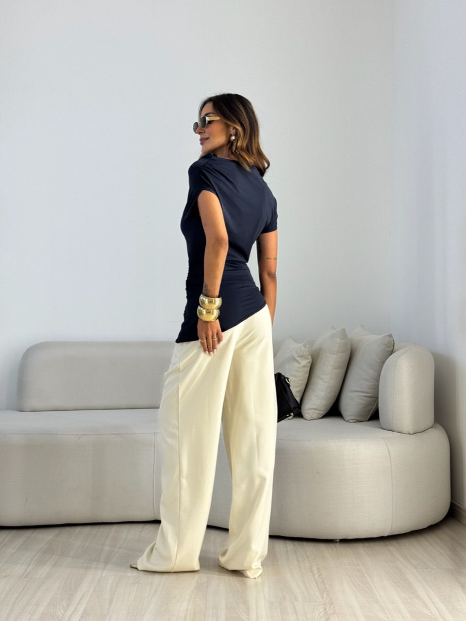 BLUSA ANA PAULA ASSIMÉTRICA PRETA