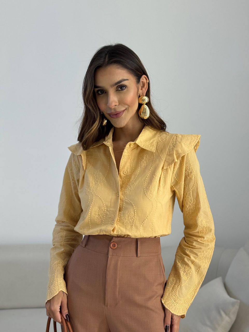 CAMISA CAMILA BORDADA CREME - 0074080087 - CAROLLA FERRARO