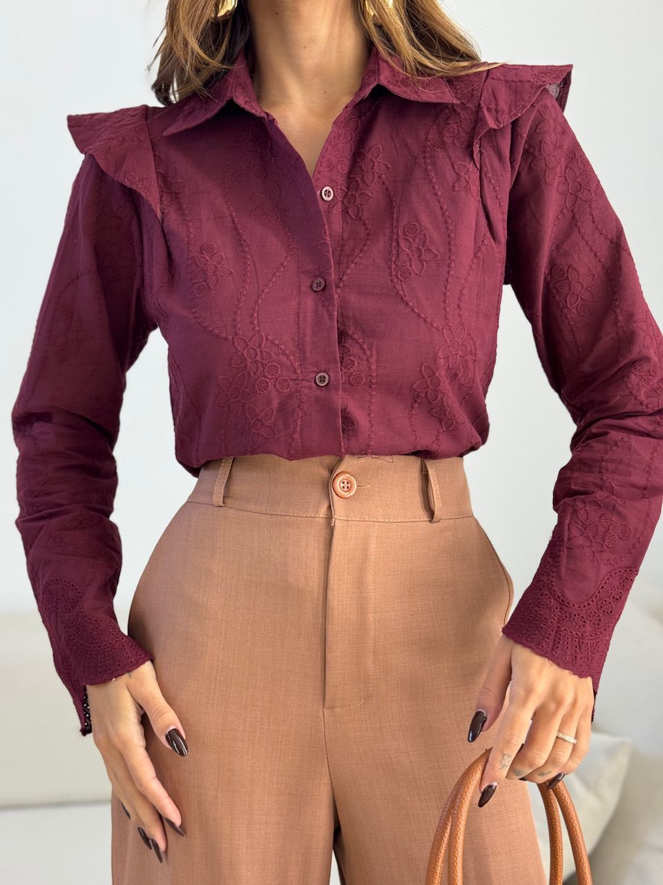 CAMISA CAMILA BORDADA VINHO