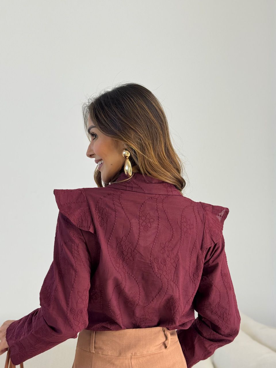 CAMISA CAMILA BORDADA VINHO