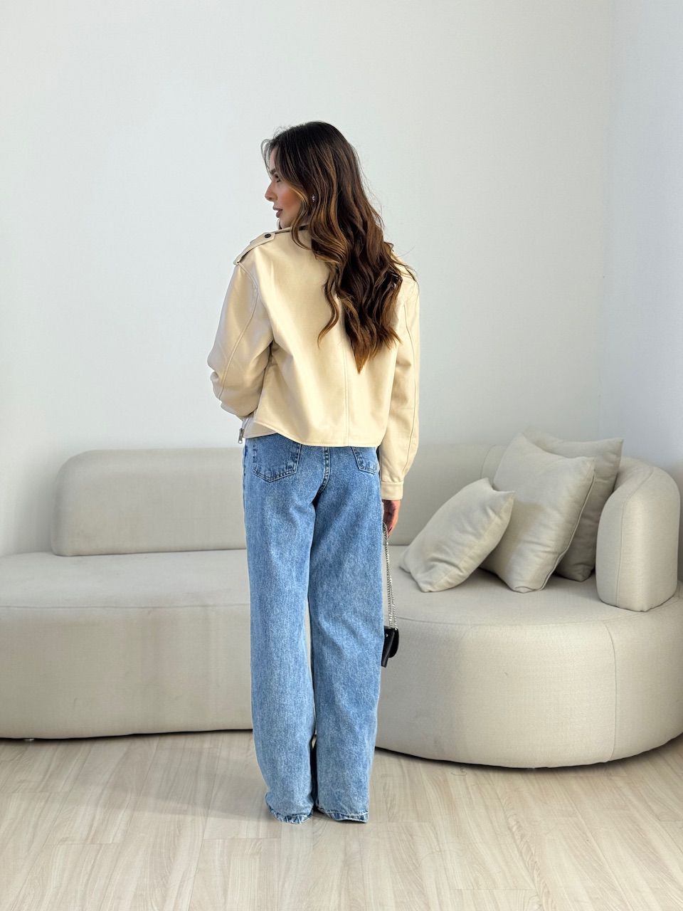 JAQUETA SELENA COURO FAKE AREIA