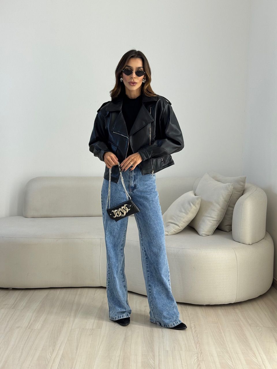 JAQUETA SELENA COURO FAKE PRETA