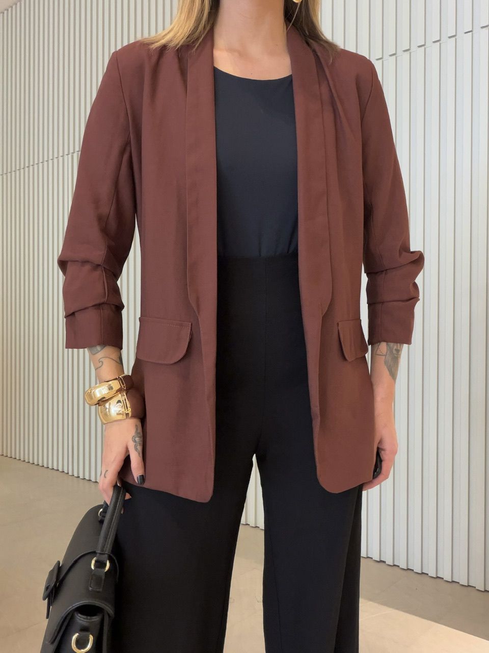 BLAZER EDUARDA MANGA DRAPEADA MARROM - 0075080054 - CAROLLA FERRARO